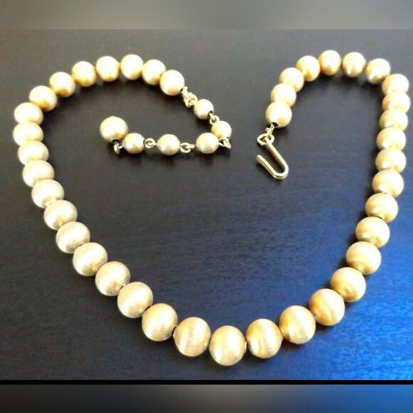 crown Trifari Jewelry - VINTAGE SIGNED CROWN TRIFARI GOLD TONE METAL BEADED 16.5" NECKLACE